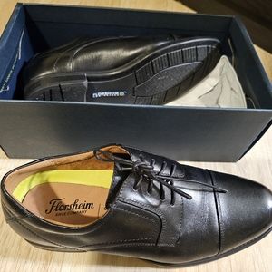 Florsheim Mens Center Oxford Shoes. 9.5